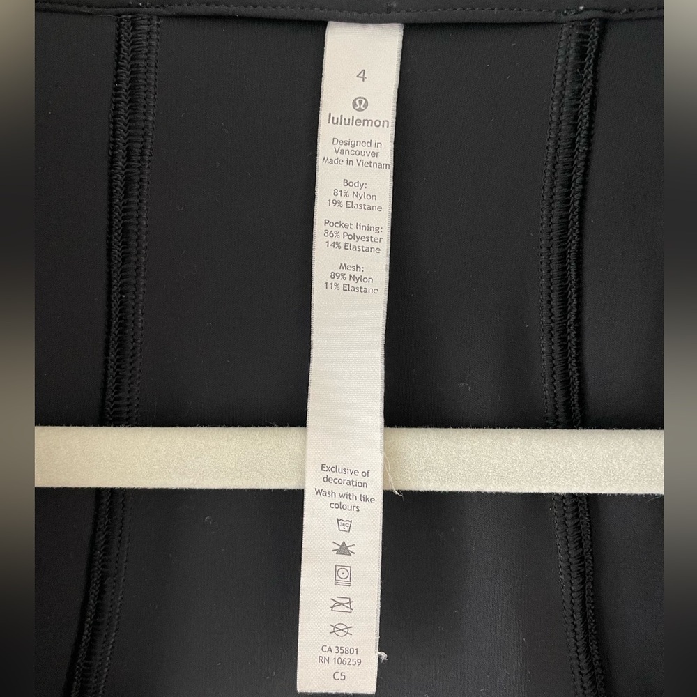 Lululemon In Profile Jacket - Black, Size 4 - Picture 5 of 6